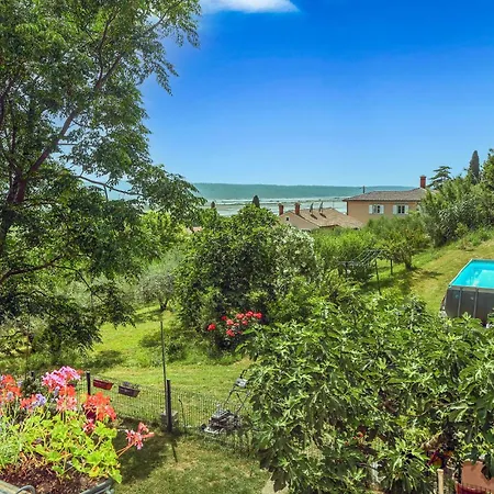 1 Bedroom Gorgeous In Sečovlje