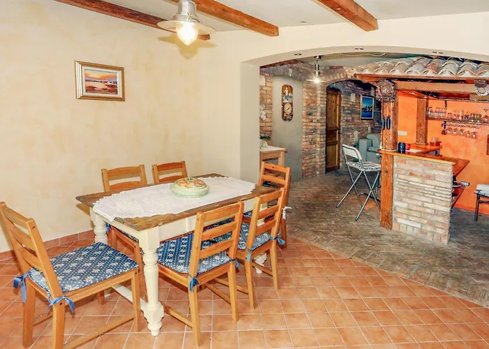 Апартаменты 1 Bedroom Gorgeous In Сечовле